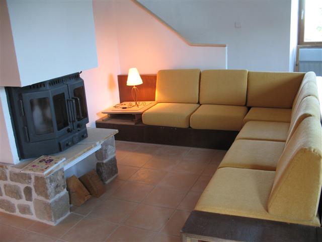 de zithoek met open haard